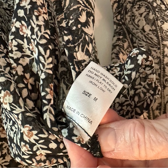 ACOA Black & White Printed Button-Up Blouse - Picture 8 of 8